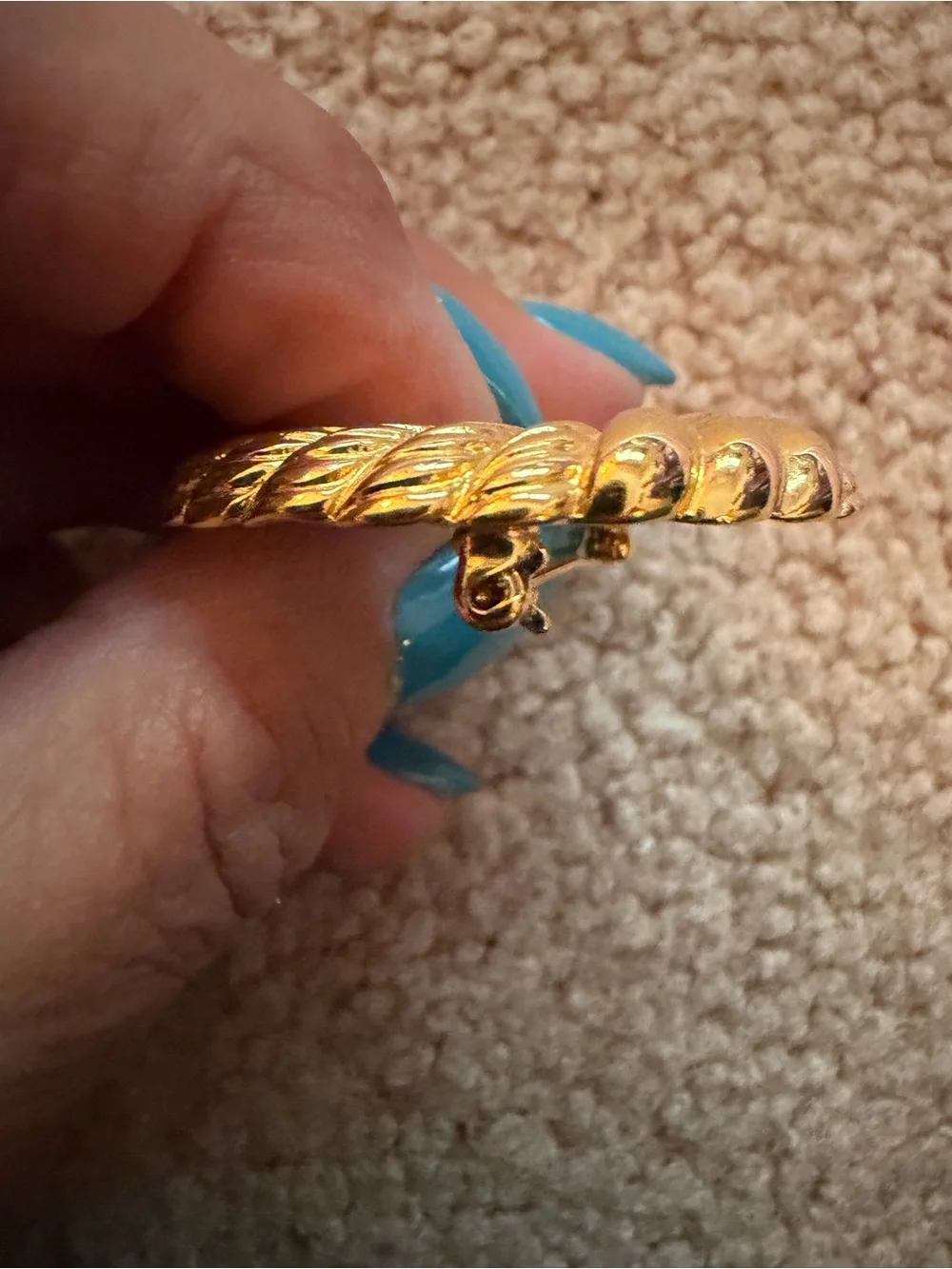 Vintage Monet Gold Tone Twisted Wreath Circle Brooch Signed Textured Pin